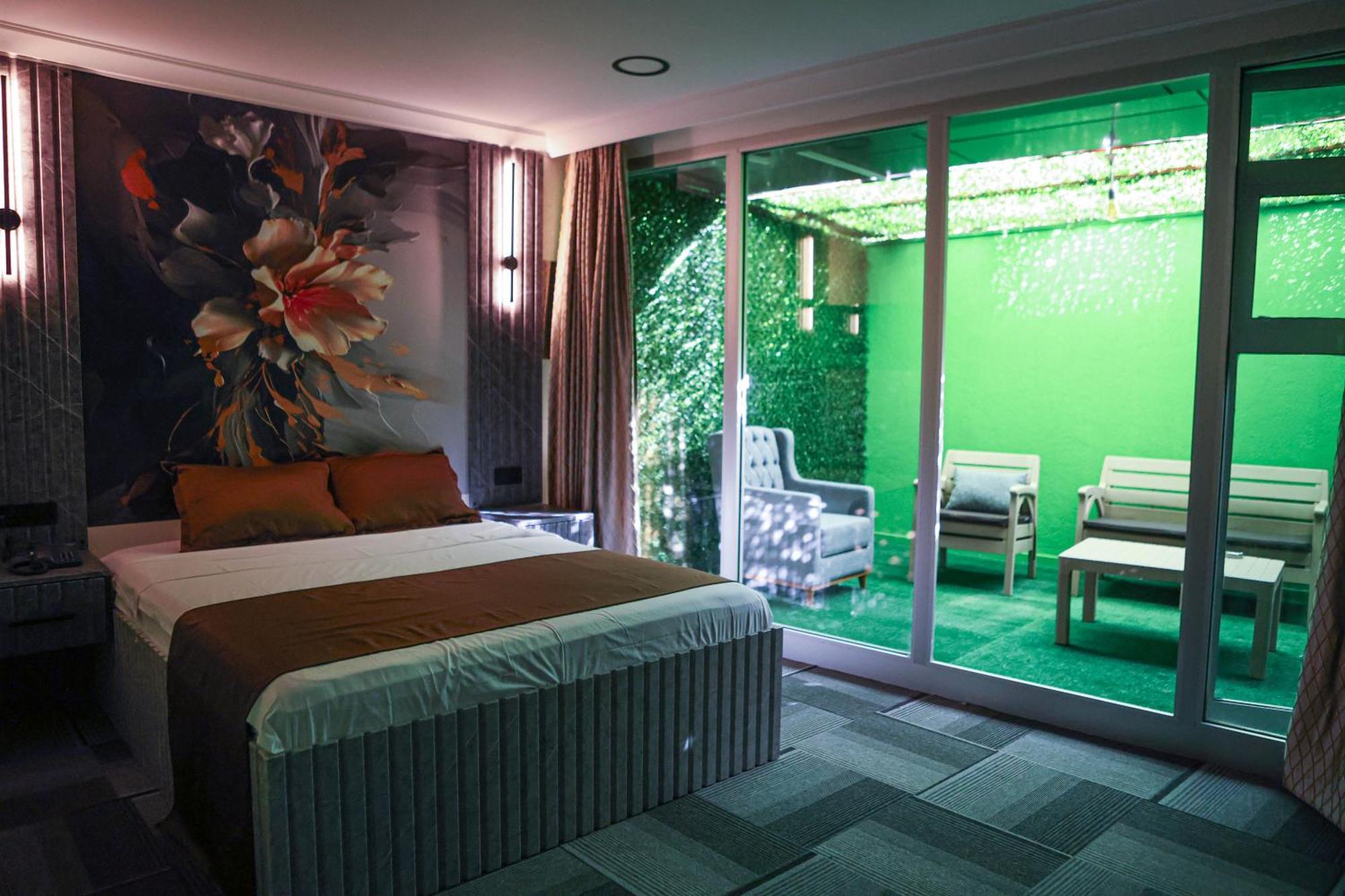 City Night Suites & Hotels Cekme Екстериор снимка